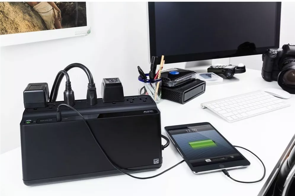 UPS APC Back-UPS BE600M1 600VA 330W 120V